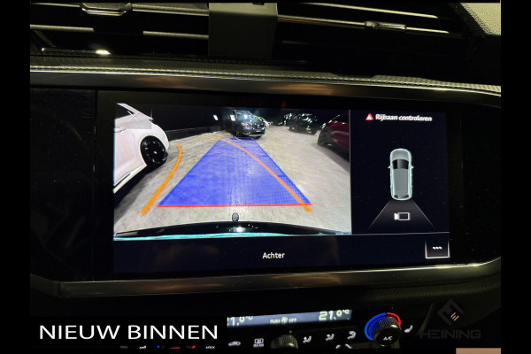 Audi Q3 45 TFSI e S edition Black edition. Trekhaak. Navi. 19 inch. Camera.