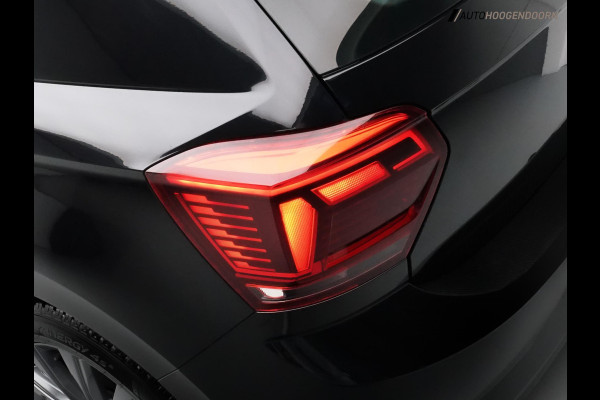 Volkswagen Polo 1.0 TSI R-Line (APPLE CARPLAY,LED,SPORTSTOELEN,LM-VELGEN,CLIMATE,ADAPTIVE CRUISE,TREKHAAK,TOPCONDITIE)