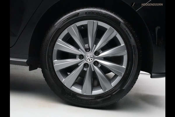 Volkswagen Polo 1.0 TSI R-Line (APPLE CARPLAY,LED,SPORTSTOELEN,LM-VELGEN,CLIMATE,ADAPTIVE CRUISE,TREKHAAK,TOPCONDITIE)