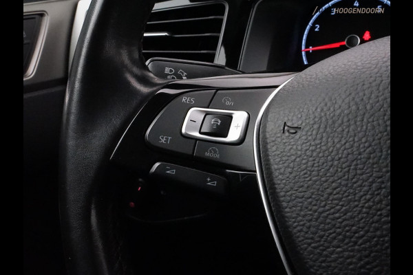 Volkswagen Polo 1.0 TSI R-Line (APPLE CARPLAY,LED,SPORTSTOELEN,LM-VELGEN,CLIMATE,ADAPTIVE CRUISE,TREKHAAK,TOPCONDITIE)