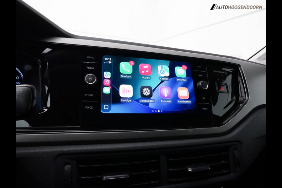 Volkswagen Polo 1.0 TSI R-Line (APPLE CARPLAY,LED,SPORTSTOELEN,LM-VELGEN,CLIMATE,ADAPTIVE CRUISE,TREKHAAK,TOPCONDITIE)
