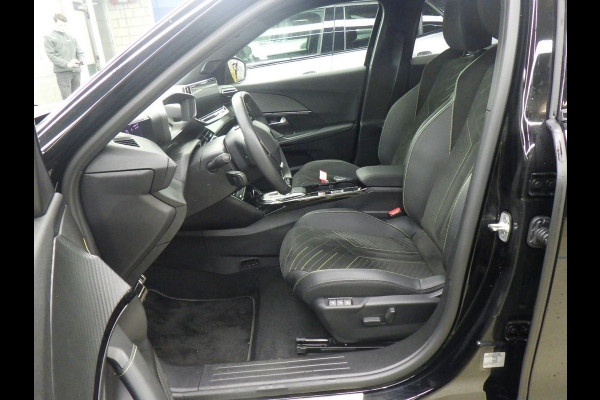 Peugeot e-2008 EV GT Avantage 54 kWh Alcantara interieur