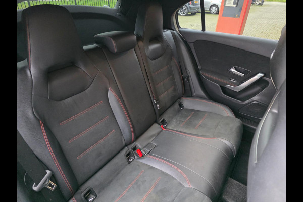 Mercedes-Benz A-Klasse 180 Business Solution AMG Night Upgrade / TECHNISCH HELEMAAL IN ORDE , OPTISCH MET ENKELE GEBRUIKERSSPOREN.