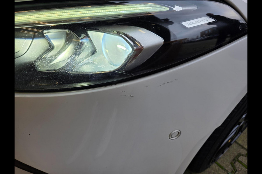 Mercedes-Benz A-Klasse 180 Business Solution AMG Night Upgrade / TECHNISCH HELEMAAL IN ORDE , OPTISCH MET ENKELE GEBRUIKERSSPOREN.