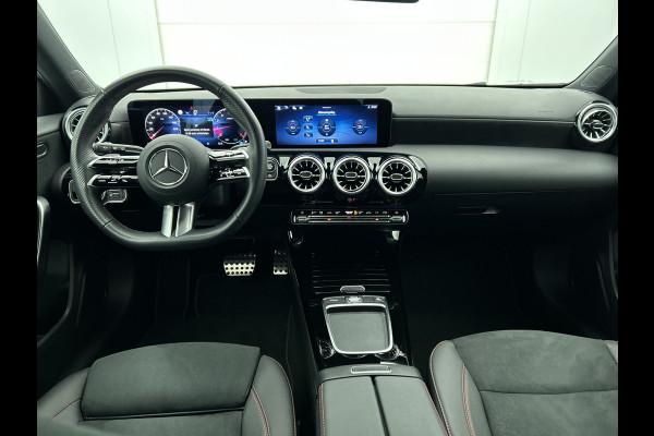 Mercedes-Benz A-Klasse 180 AMG Star Edition AMG Line | Ledkoplampen | Apple CarPlay | Licht- en zicht pakket | Keyless-Go | Spiegel Pakket | Stoelverwarming. Inclusief 24 maanden MB Certified garantie voor Europa.