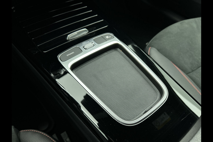 Mercedes-Benz A-Klasse 180 AMG Star Edition AMG Line | Ledkoplampen | Apple CarPlay | Licht- en zicht pakket | Keyless-Go | Spiegel Pakket | Stoelverwarming. Inclusief 24 maanden MB Certified garantie voor Europa.