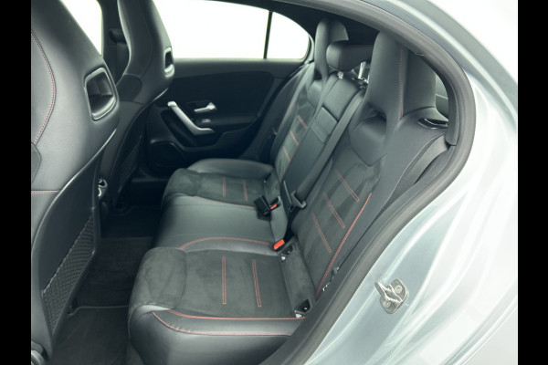 Mercedes-Benz A-Klasse 180 AMG Star Edition AMG Line | Ledkoplampen | Apple CarPlay | Licht- en zicht pakket | Keyless-Go | Spiegel Pakket | Stoelverwarming. Inclusief 24 maanden MB Certified garantie voor Europa.
