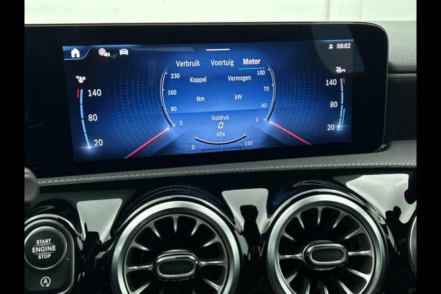 Mercedes-Benz A-Klasse 180 AMG Star Edition AMG Line | Ledkoplampen | Apple CarPlay | Licht- en zicht pakket | Keyless-Go | Spiegel Pakket | Stoelverwarming. Inclusief 24 maanden MB Certified garantie voor Europa.