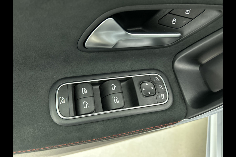 Mercedes-Benz A-Klasse 180 AMG Star Edition AMG Line | Ledkoplampen | Apple CarPlay | Licht- en zicht pakket | Keyless-Go | Spiegel Pakket | Stoelverwarming. Inclusief 24 maanden MB Certified garantie voor Europa.