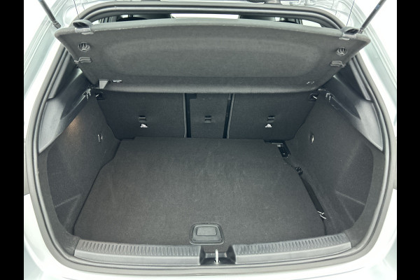 Mercedes-Benz A-Klasse 180 AMG Star Edition AMG Line | Ledkoplampen | Apple CarPlay | Licht- en zicht pakket | Keyless-Go | Spiegel Pakket | Stoelverwarming. Inclusief 24 maanden MB Certified garantie voor Europa.