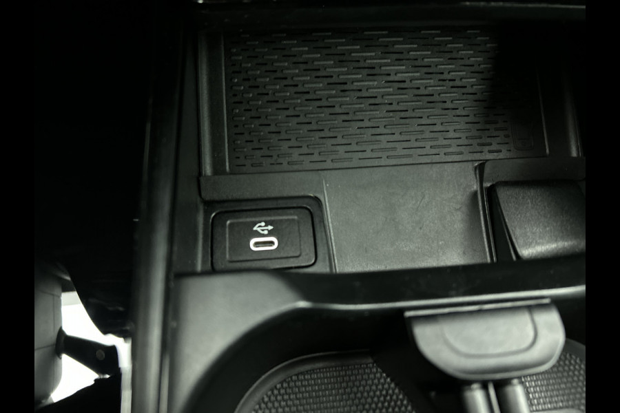 Mercedes-Benz A-Klasse 180 AMG Star Edition AMG Line | Ledkoplampen | Apple CarPlay | Licht- en zicht pakket | Keyless-Go | Spiegel Pakket | Stoelverwarming. Inclusief 24 maanden MB Certified garantie voor Europa.