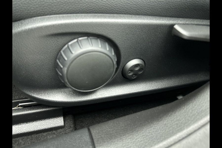 Mercedes-Benz A-Klasse 180 AMG Star Edition AMG Line | Ledkoplampen | Apple CarPlay | Licht- en zicht pakket | Keyless-Go | Spiegel Pakket | Stoelverwarming. Inclusief 24 maanden MB Certified garantie voor Europa.