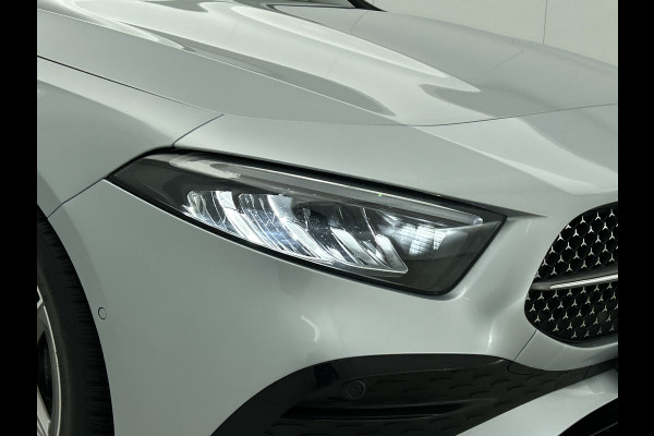 Mercedes-Benz A-Klasse 180 AMG Star Edition AMG Line | Ledkoplampen | Apple CarPlay | Licht- en zicht pakket | Keyless-Go | Spiegel Pakket | Stoelverwarming. Inclusief 24 maanden MB Certified garantie voor Europa.