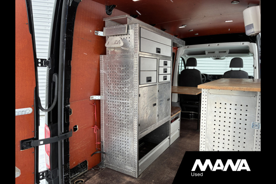 Volkswagen Crafter 35 2.0 TDI L3H3 Automaat Trekhaak 2x Treeplank Camera Cruise Standkachel Elektrische schuifdeur