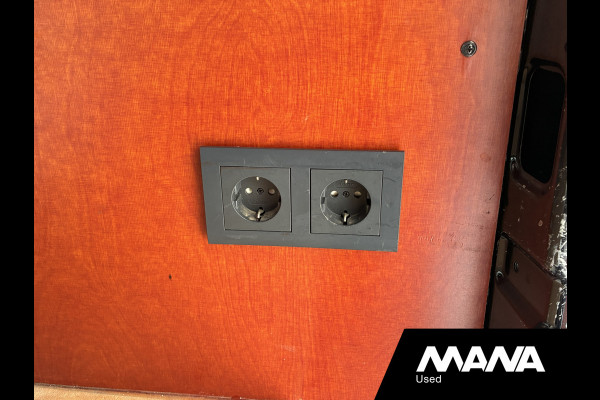 Volkswagen Crafter 35 2.0 TDI L3H3 Automaat Trekhaak 2x Treeplank Camera Cruise Standkachel Elektrische schuifdeur