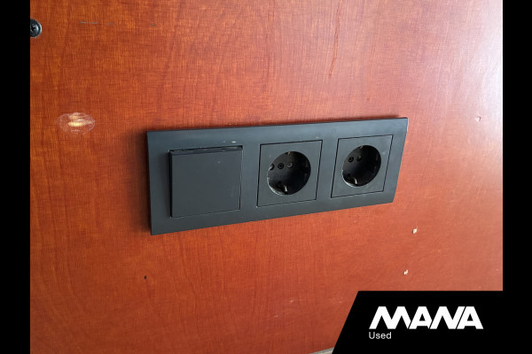 Volkswagen Crafter 35 2.0 TDI L3H3 Automaat Trekhaak 2x Treeplank Camera Cruise Standkachel Elektrische schuifdeur