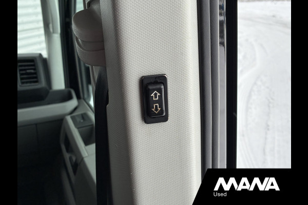 Volkswagen Crafter 35 2.0 TDI L3H3 Automaat Trekhaak 2x Treeplank Camera Cruise Standkachel Elektrische schuifdeur