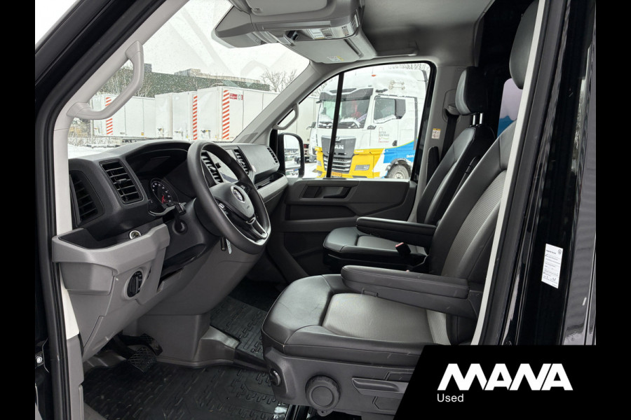 Volkswagen Crafter 35 2.0 TDI L3H3 Automaat Trekhaak 2x Treeplank Camera Cruise Standkachel Elektrische schuifdeur