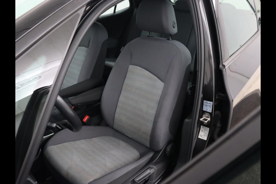 Volkswagen ID.3 First 58 kWh | Stoel & stuurverwarming | Adaptive cruise | Camera | Carplay | Navigatie | Full LED | Parkeerhulp | 18" lichtmetalen velgen