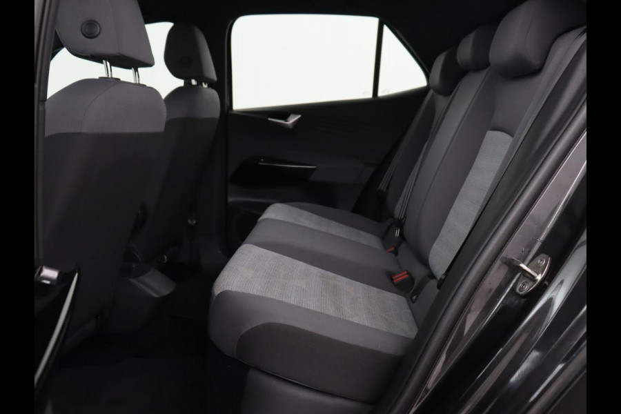 Volkswagen ID.3 First 58 kWh | Stoel & stuurverwarming | Adaptive cruise | Camera | Carplay | Navigatie | Full LED | Parkeerhulp | 18" lichtmetalen velgen