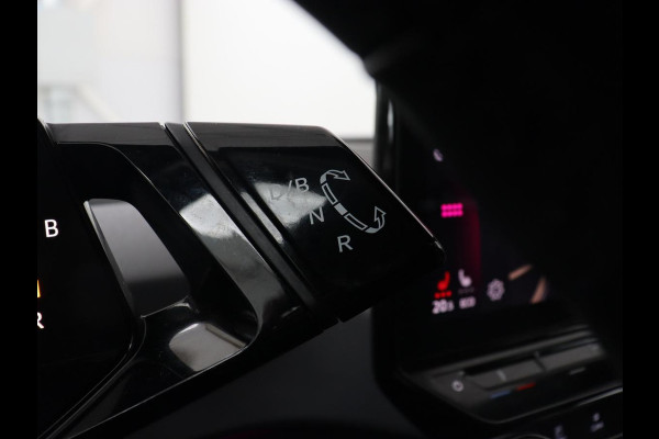 Volkswagen ID.3 First 58 kWh | Stoel & stuurverwarming | Adaptive cruise | Camera | Carplay | Navigatie | Full LED | Parkeerhulp | 18" lichtmetalen velgen