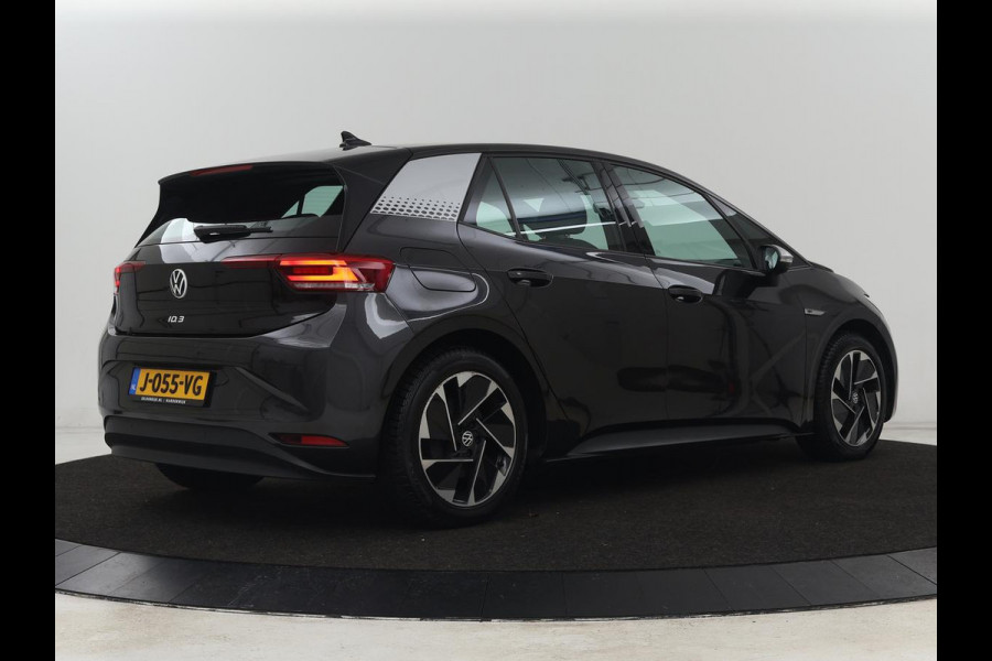 Volkswagen ID.3 First 58 kWh | Stoel & stuurverwarming | Adaptive cruise | Camera | Carplay | Navigatie | Full LED | Parkeerhulp | 18" lichtmetalen velgen