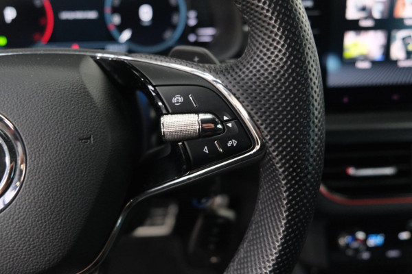 Škoda SCALA 1.0 TSI Sport Business Automaat - N.A.P. Airco, Cruise, Navi, PDC.