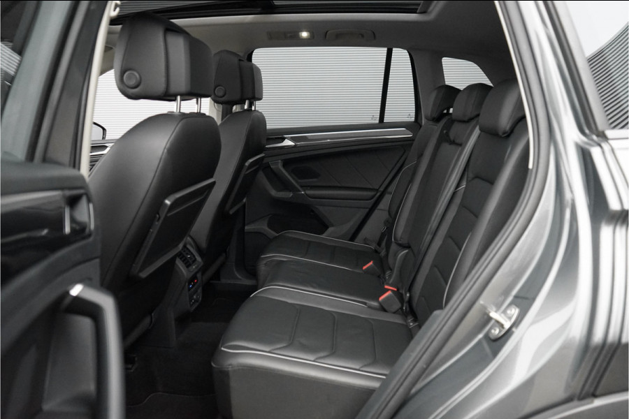 Volkswagen Tiguan 1.4 TSI R-Line Pano ACC Leder Trekhaak 20"