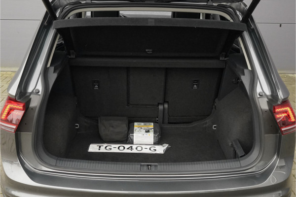 Volkswagen Tiguan 1.4 TSI R-Line Pano ACC Leder Trekhaak 20"