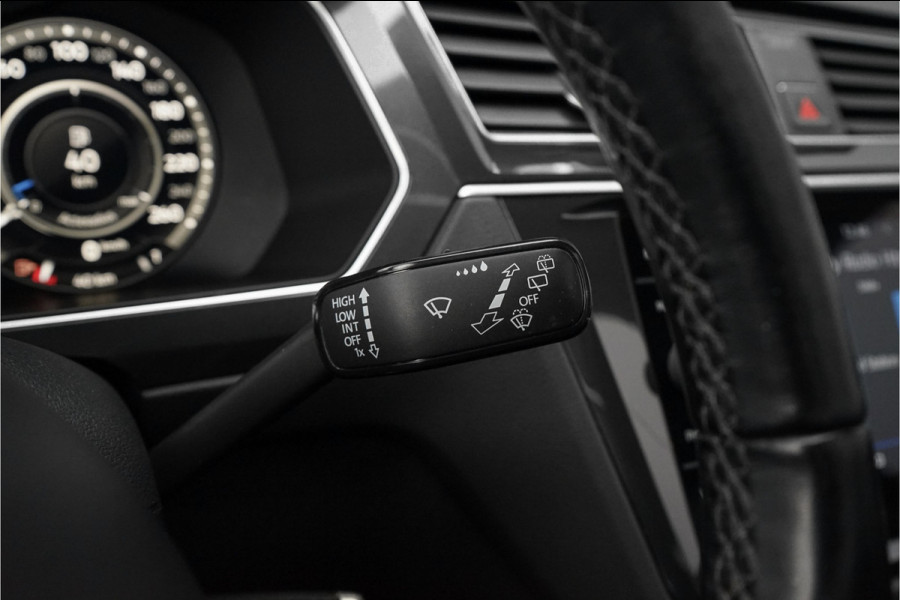 Volkswagen Tiguan 1.4 TSI R-Line Pano ACC Leder Trekhaak 20"