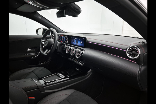 Mercedes-Benz CLA-Klasse Shooting Brake 250 e Star Edition AMG Line | Night Pakket | Sfeerverlichting | Ledkoplampen | Apple CarPlay | Keyless-Go | Inclusief 24 maanden MB Certified garantie voor Europa.