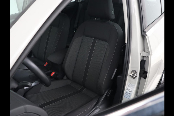 Volkswagen T-Roc 1.0 TSI Life | Stoelverwarming | Carplay | Adaptive cruise | Virtual Cockpit | Full LED | Park Assist | Airco | Bluetooth