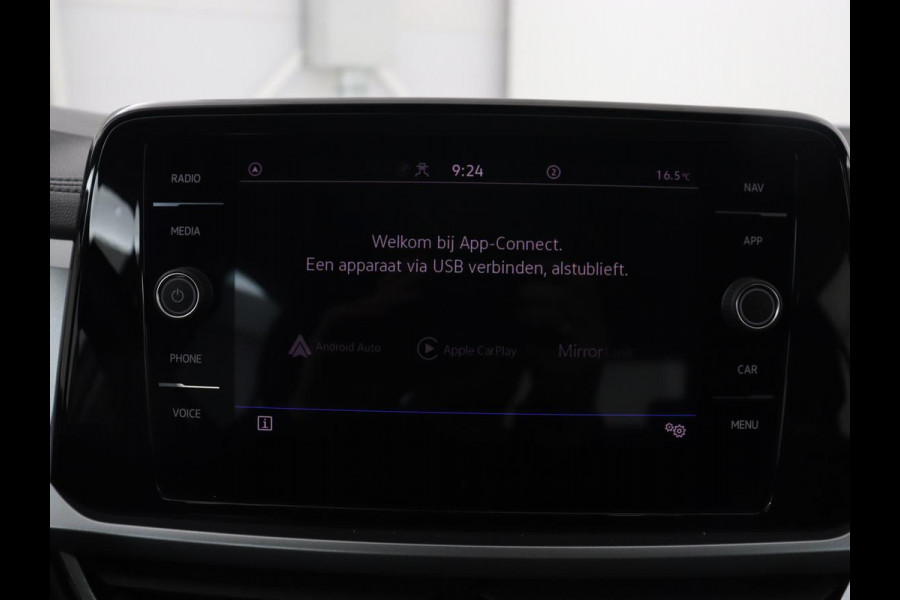 Volkswagen T-Roc 1.0 TSI Life | Stoelverwarming | Carplay | Adaptive cruise | Virtual Cockpit | Full LED | Park Assist | Airco | Bluetooth