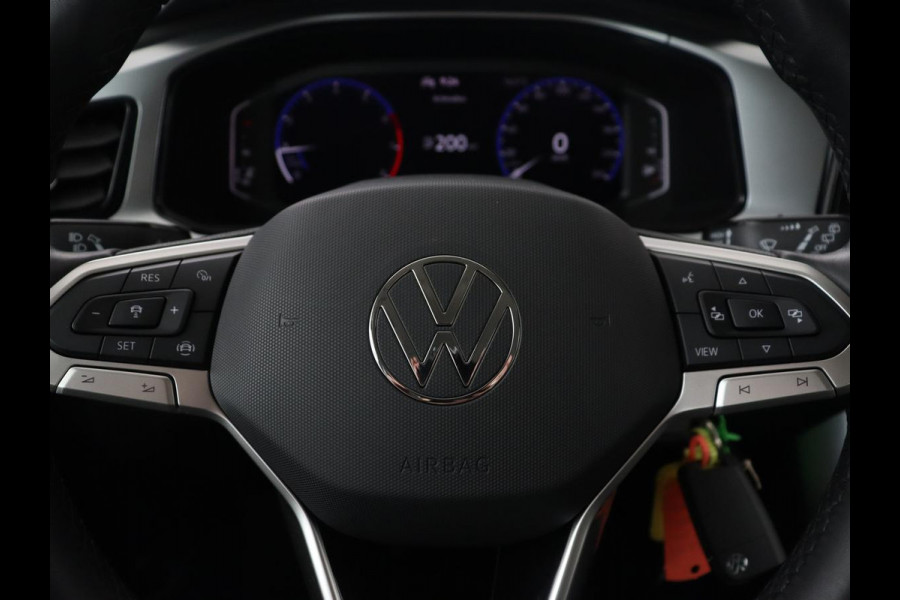 Volkswagen T-Roc 1.0 TSI Life | Stoelverwarming | Carplay | Adaptive cruise | Virtual Cockpit | Full LED | Park Assist | Airco | Bluetooth