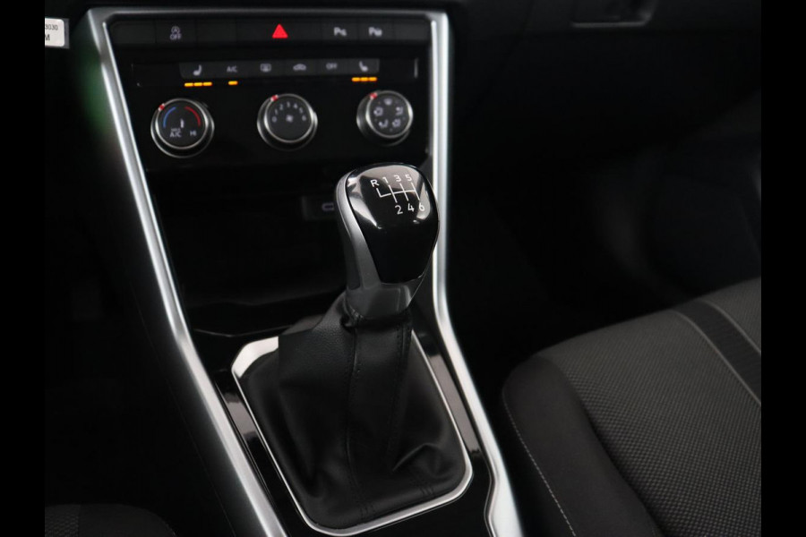 Volkswagen T-Roc 1.0 TSI Life | Stoelverwarming | Carplay | Adaptive cruise | Virtual Cockpit | Full LED | Park Assist | Airco | Bluetooth