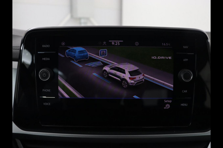 Volkswagen T-Roc 1.0 TSI Life | Stoelverwarming | Carplay | Adaptive cruise | Virtual Cockpit | Full LED | Park Assist | Airco | Bluetooth