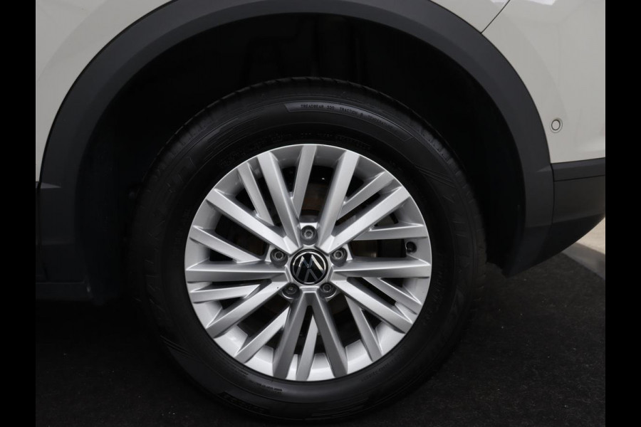 Volkswagen T-Roc 1.0 TSI Life | Stoelverwarming | Carplay | Adaptive cruise | Virtual Cockpit | Full LED | Park Assist | Airco | Bluetooth