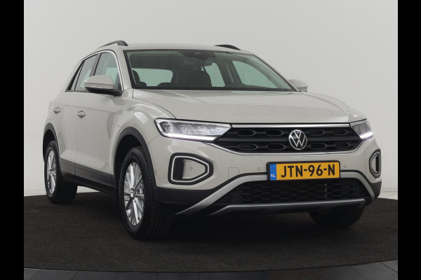 Volkswagen T-Roc 1.0 TSI Life | Stoelverwarming | Carplay | Adaptive cruise | Virtual Cockpit | Full LED | Park Assist | Airco | Bluetooth