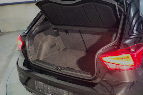 Seat Ibiza 1.0 TSI 110 PK Automaat FR Limited Edition, Panoramadak, Trekhaak, Camera, Stoelverwarming,