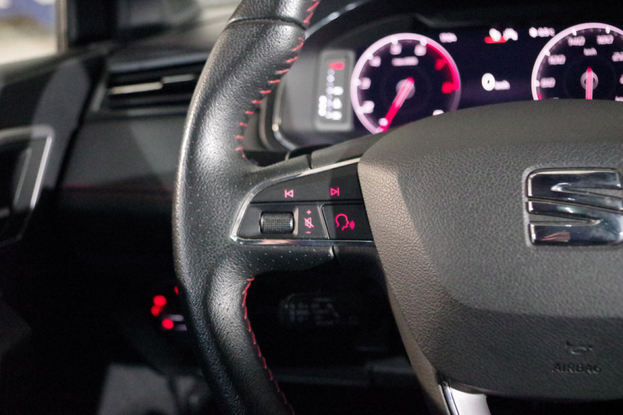 Seat Ibiza 1.0 TSI 110 PK Automaat FR Limited Edition, Panoramadak, Trekhaak, Camera, Stoelverwarming,