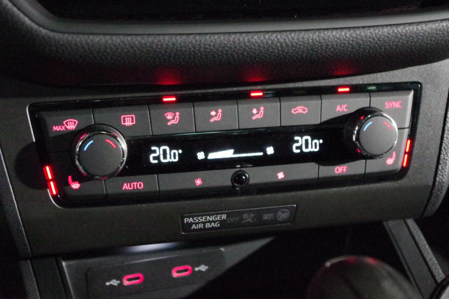 Seat Ibiza 1.0 TSI 110 PK Automaat FR Limited Edition, Panoramadak, Trekhaak, Camera, Stoelverwarming,