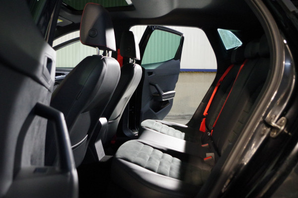 Seat Ibiza 1.0 TSI 110 PK Automaat FR Limited Edition, Panoramadak, Trekhaak, Camera, Stoelverwarming,