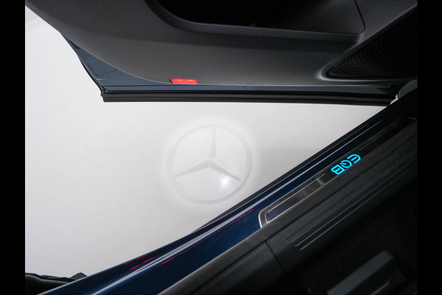 Mercedes-Benz EQB 300 4MATIC AMG-Line 67 kWh [ 3-Fase ] {SOH-97%} (INCL-BTW) *PANO | HEAD-UP | LEATHER-MICROFIBRE | MEMORY-PACK | WIDE-SCREEN-COCKPIT | FULL-LED | BLINDSPOT | AMBIENT-LIGHT | TOPVIEW | NAVI-FULLMAP | DAB+ | COMFORT/SEATS | ...