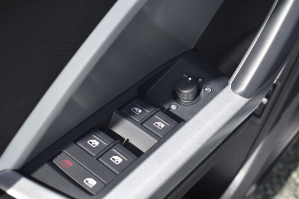 Audi Q3 45 TFSIe 245PK S-TRONIC S-LINE HYBRID LED/VIRTUAL/PDC/CARPLAY