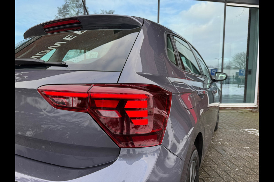 Volkswagen Polo 1.0 TSI Life Business - Automaat - Media Apple/Android - Parkeersensoren - Climate