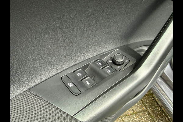 Volkswagen Polo 1.0 TSI Life Business - Automaat - Media Apple/Android - Parkeersensoren - Climate