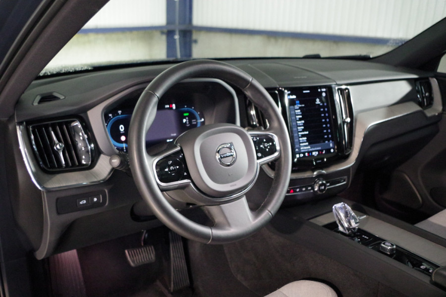 Volvo XC60 2.0 T8 Plug-in Hybrid 456 PK AWD Ultimate Bright, Long Range, Panoramadak, Wol Interieur, Trekhaak, 360 Camera,