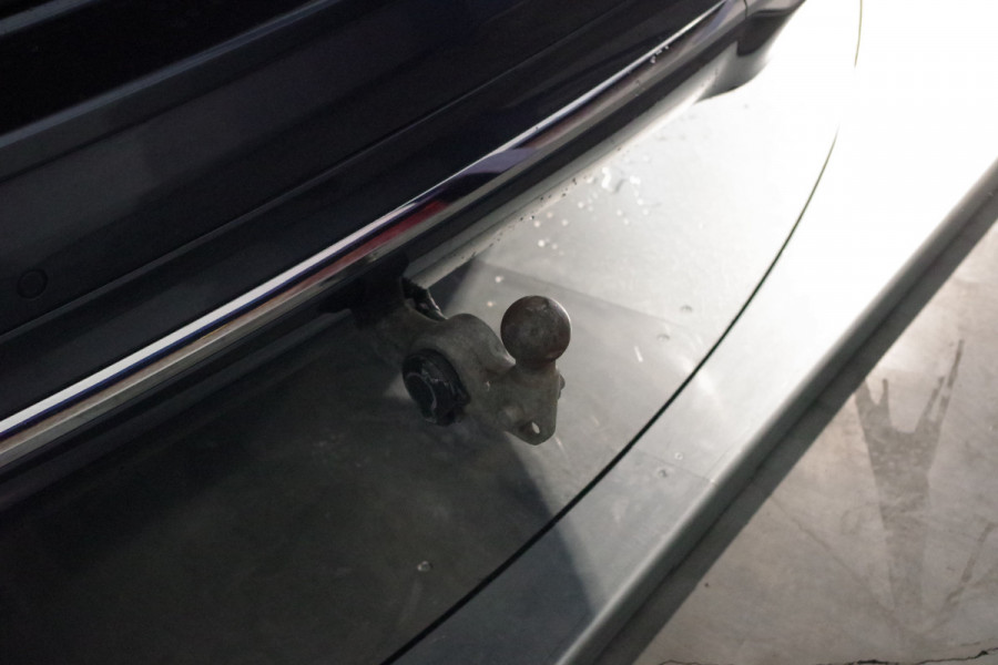 Volvo XC60 2.0 T8 Plug-in Hybrid 456 PK AWD Ultimate Bright, Long Range, Panoramadak, Wol Interieur, Trekhaak, 360 Camera,