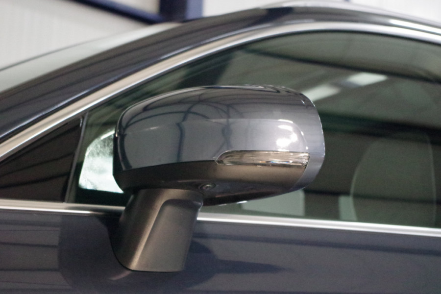 Volvo XC60 2.0 T8 Plug-in Hybrid 456 PK AWD Ultimate Bright, Long Range, Panoramadak, Wol Interieur, Trekhaak, 360 Camera,