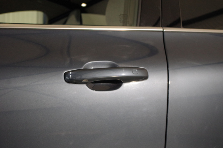 Volvo XC60 2.0 T8 Plug-in Hybrid 456 PK AWD Ultimate Bright, Long Range, Panoramadak, Wol Interieur, Trekhaak, 360 Camera,